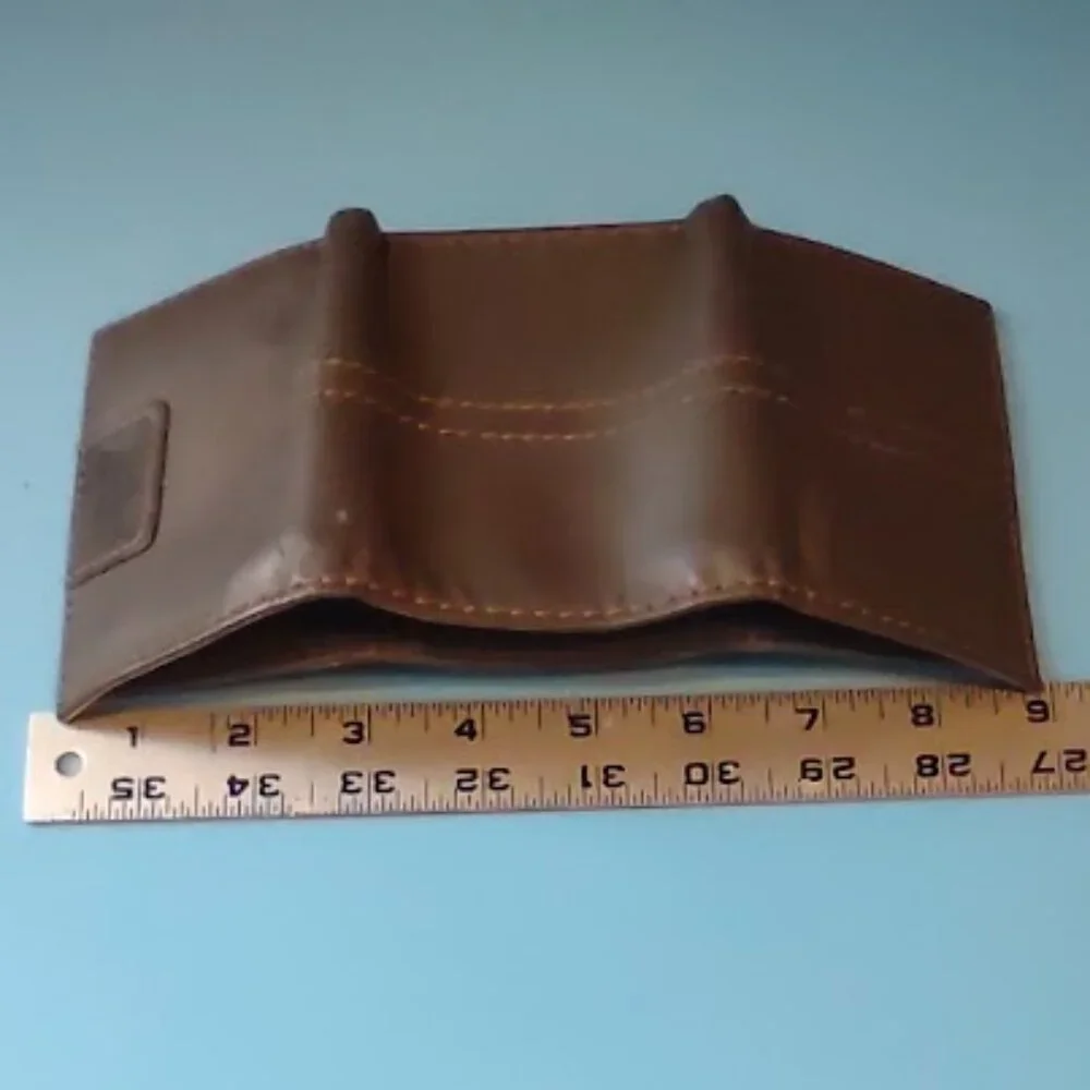 DICKIES TRIFOLD WALLET ID WIONDOW 4 CARD SLOTS ZIPPERED POCKET INSIDE BILLFOLD